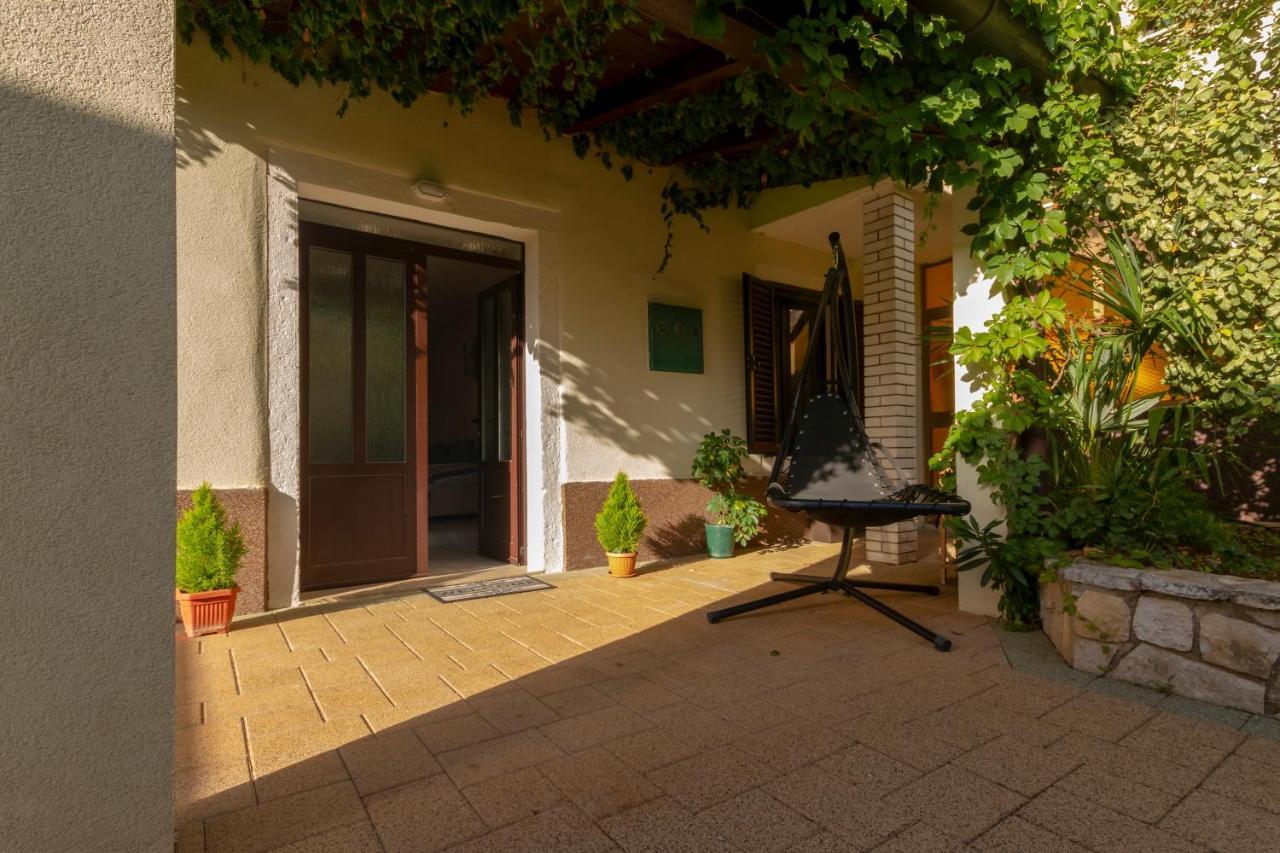 Holiday Stone House Bale Exterior foto